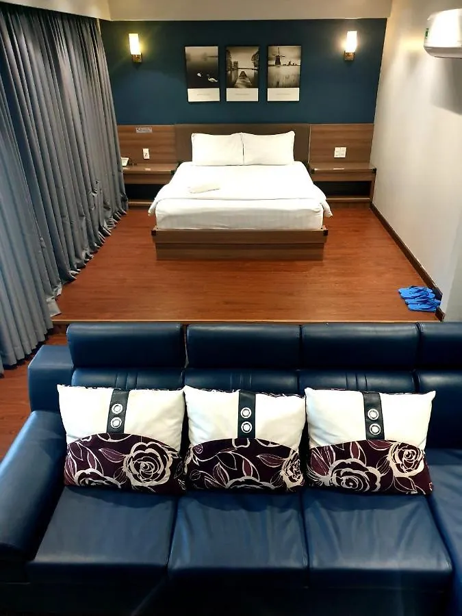 Reddoorz Premium Cloud 9 An Nhon Hotel Ho Chi Minh City Vietnam