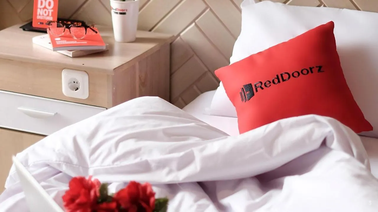 Reddoorz Premium Cloud 9 An Nhon Hotel Ho Chi Minh City